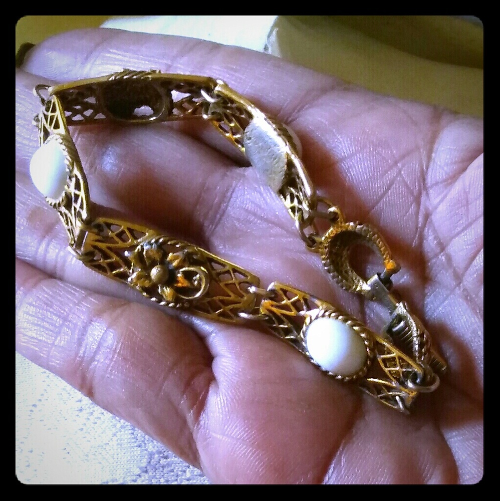 Vintage Goldette Filigree & Cabochon Bracelet - Picture 7 of 8